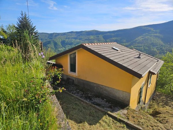 casa indipendente in vendita a San Colombano Certenoli in zona Cichero