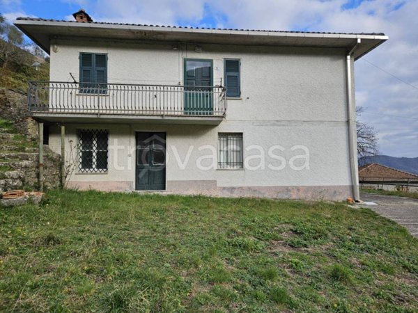 appartamento in vendita a San Colombano Certenoli in zona Cichero