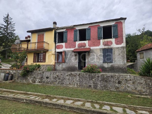 casa indipendente in vendita a San Colombano Certenoli in zona Cichero