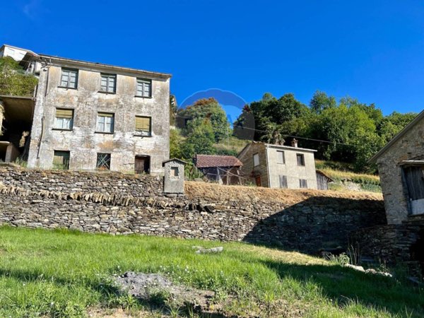 casale in vendita a San Colombano Certenoli in zona Camposasco