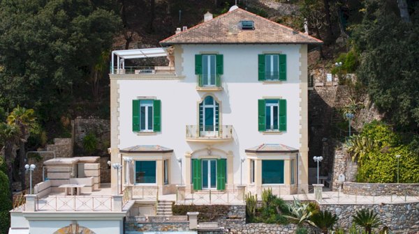 appartamento in vendita a Santa Margherita Ligure in zona Paraggi