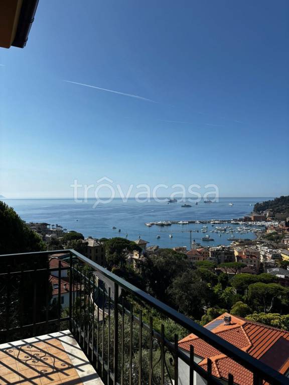 appartamento in vendita a Santa Margherita Ligure in zona Nozarego
