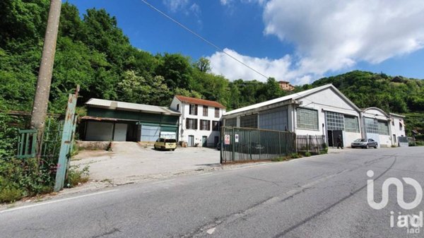 locale commerciale in vendita a Sant'Olcese