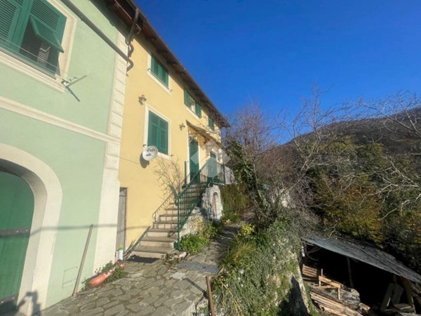 casa indipendente in vendita a Sant'Olcese