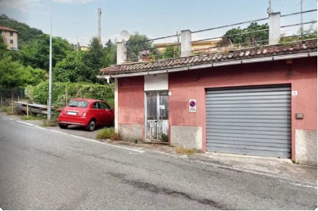 locale di sgombero in vendita a Sant'Olcese in zona Vicomorasso