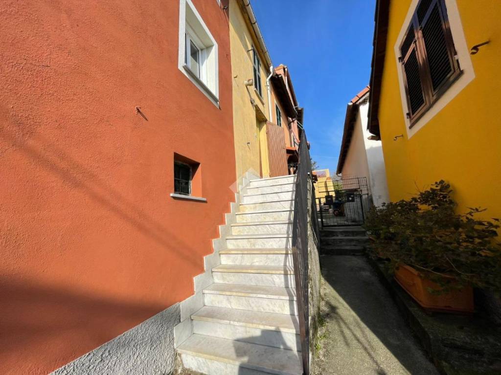 casa indipendente in vendita a Sant'Olcese