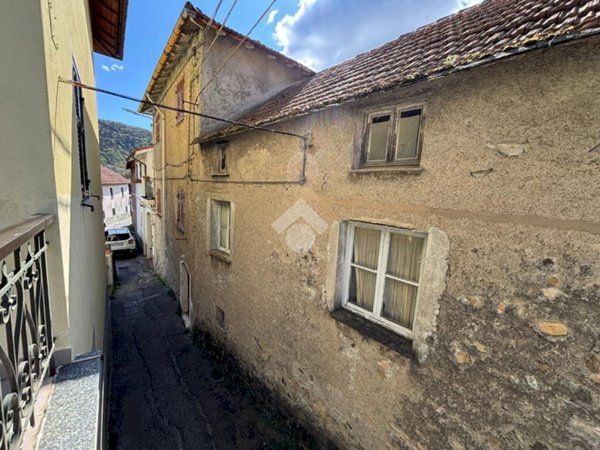 casa semindipendente in vendita a Sant'Olcese in zona Vicomorasso