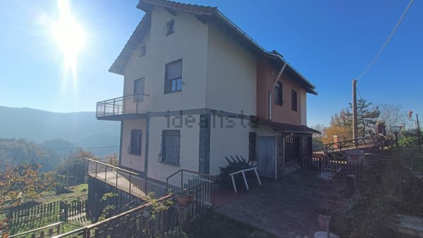 casa indipendente in vendita a Sant'Olcese