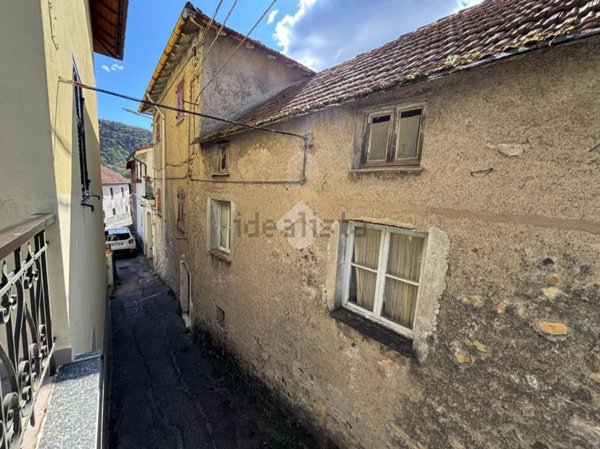 casa semindipendente in vendita a Sant'Olcese in zona Vicomorasso