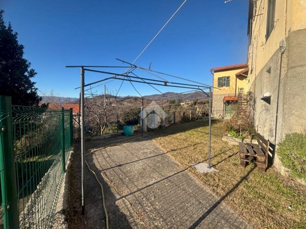 casa semindipendente in vendita a Sant'Olcese in zona Torrazza