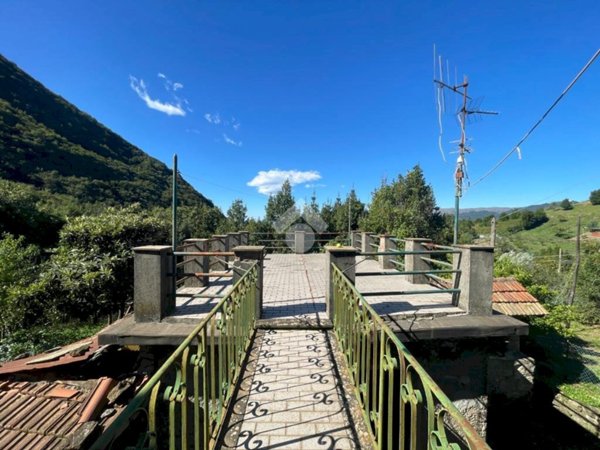 casa indipendente in vendita a Sant'Olcese