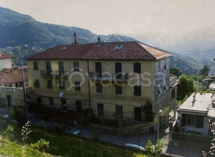 intera palazzina in vendita a Sant'Olcese in zona Torrazza