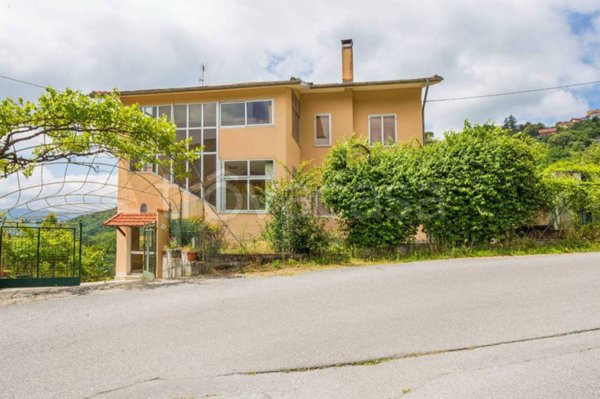 casa indipendente in vendita a Sant'Olcese in zona Piccarello