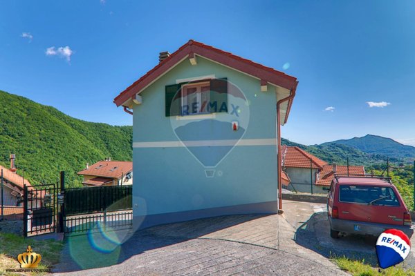 casa indipendente in vendita a Sant'Olcese