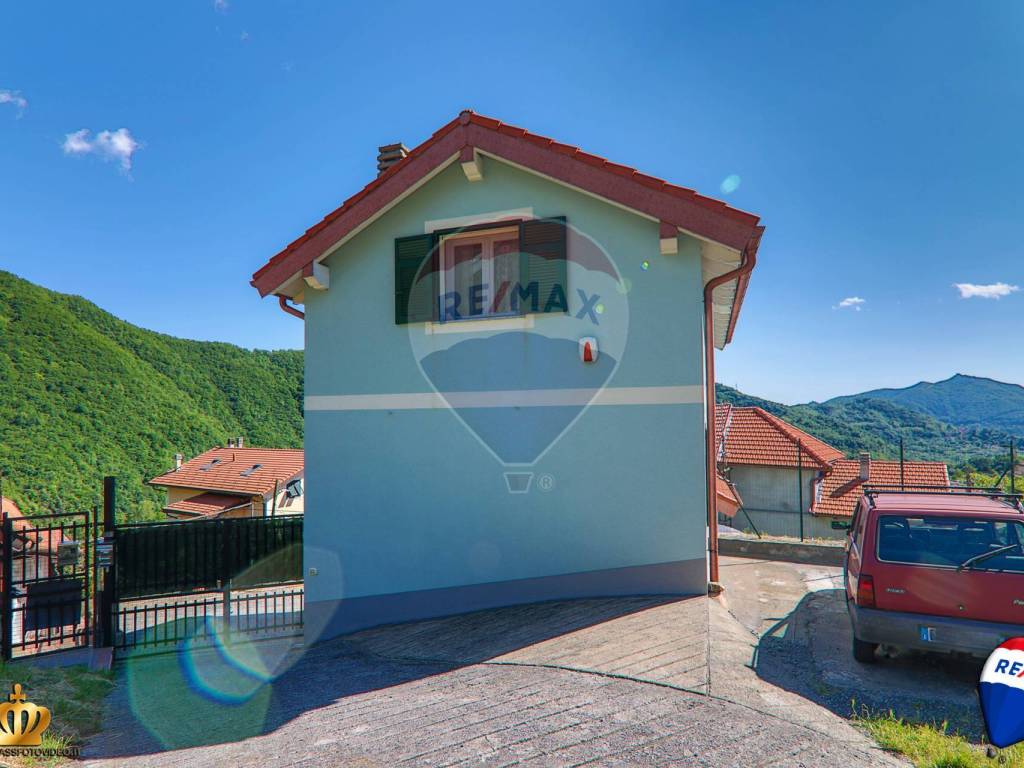 casa indipendente in vendita a Sant'Olcese