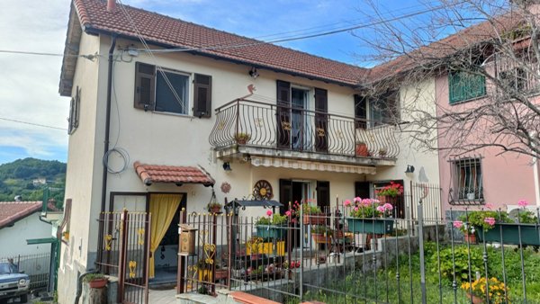 casa indipendente in vendita a Sant'Olcese