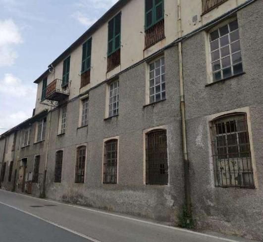 locale commerciale in vendita a Sant'Olcese in zona Arvigo