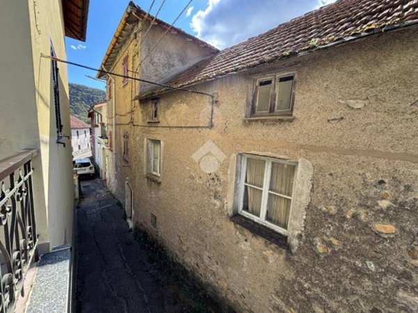 casa semindipendente in vendita a Sant'Olcese in zona Vicomorasso