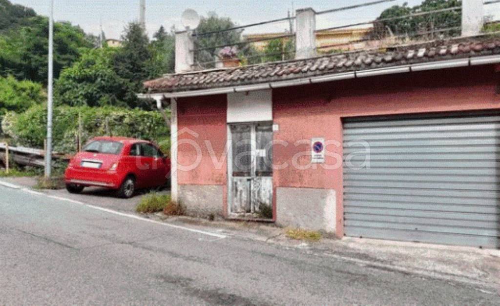 locale di sgombero in vendita a Sant'Olcese in zona Vicomorasso