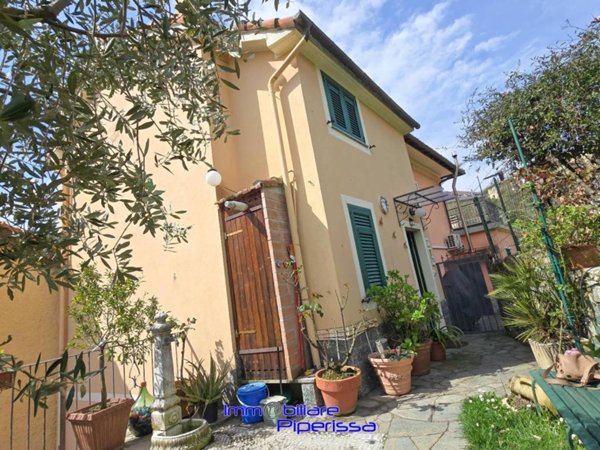casa indipendente in vendita a Sant'Olcese
