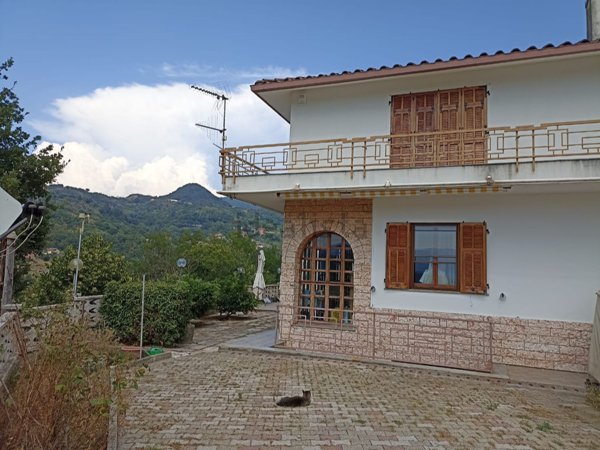 appartamento in vendita a Sant'Olcese in zona Piccarello