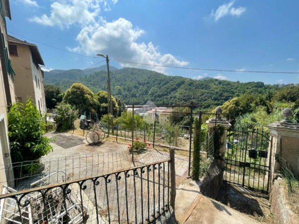 appartamento in vendita a Sant'Olcese in zona Manesseno