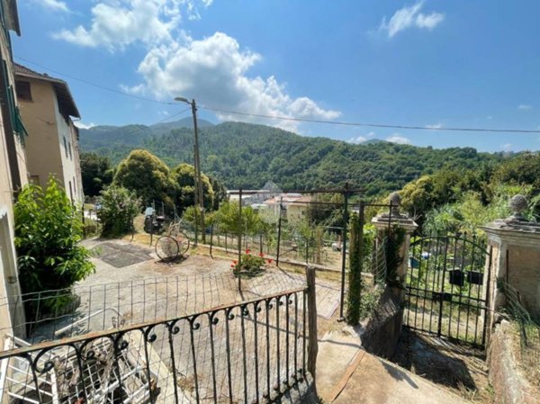 appartamento in vendita a Sant'Olcese in zona Manesseno