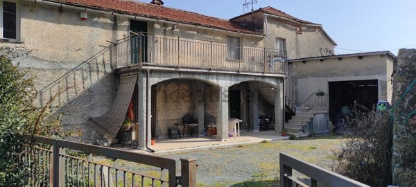 casa indipendente in vendita a Sant'Olcese