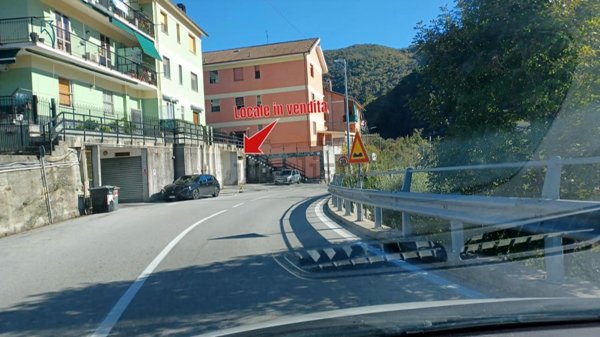 locale di sgombero in vendita a Sant'Olcese