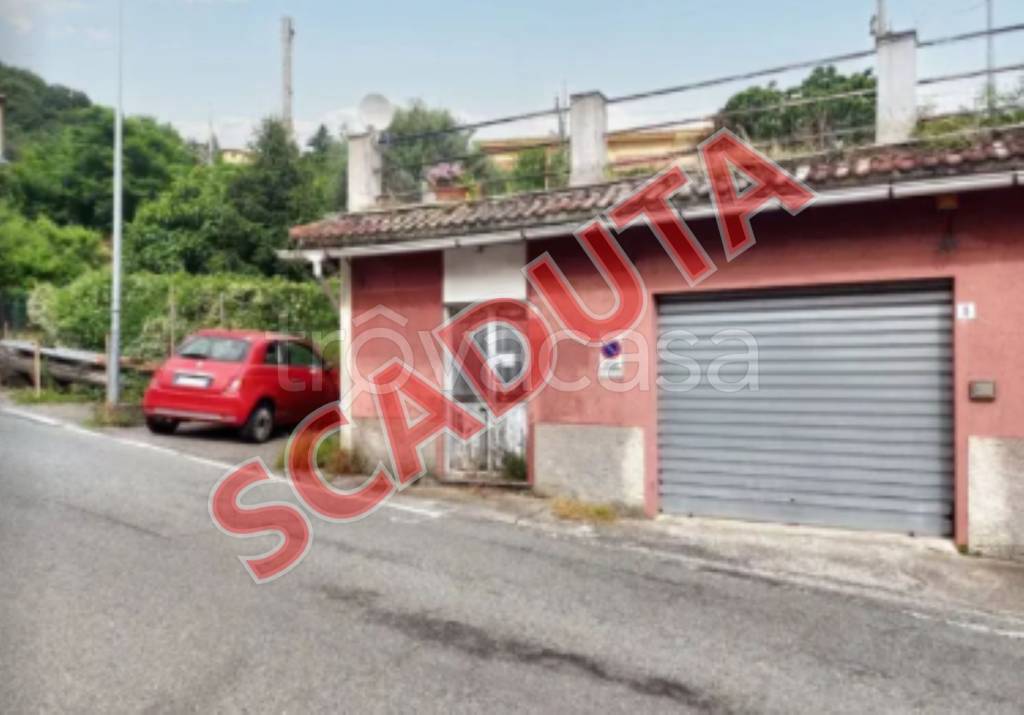 locale di sgombero in vendita a Sant'Olcese in zona Vicomorasso