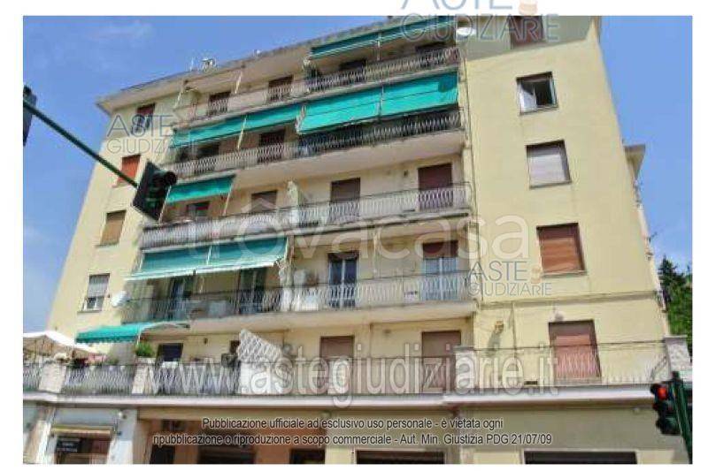 locale commerciale in vendita a Sant'Olcese in zona Manesseno