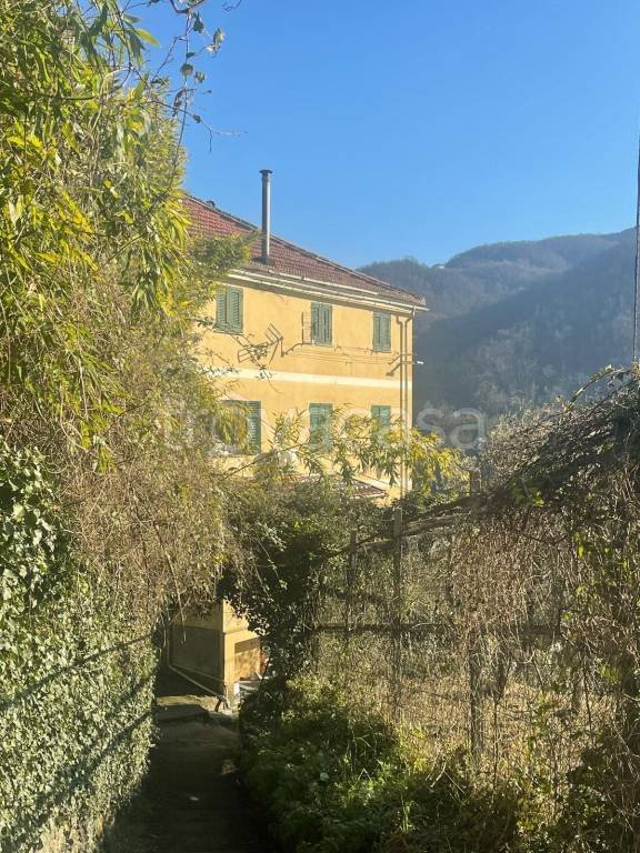 appartamento in vendita a Sant'Olcese in zona Manesseno