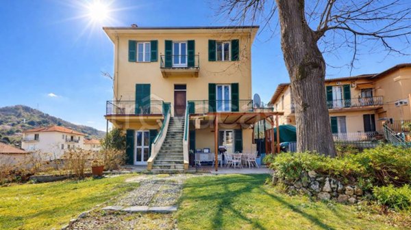 casa indipendente in vendita a Sant'Olcese in zona Manesseno