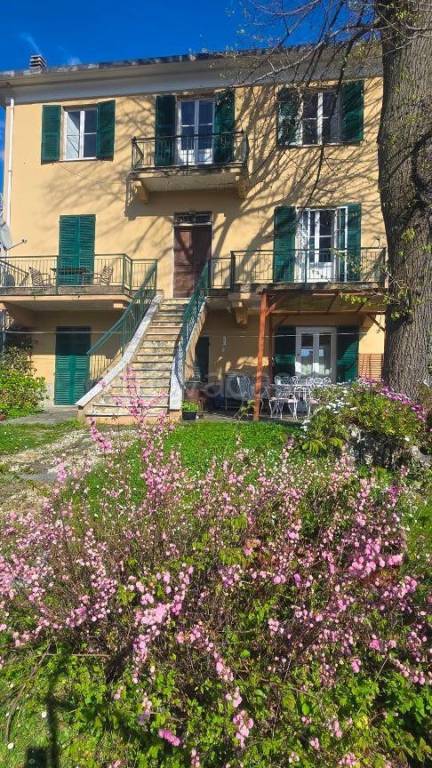casa indipendente in vendita a Sant'Olcese in zona Manesseno