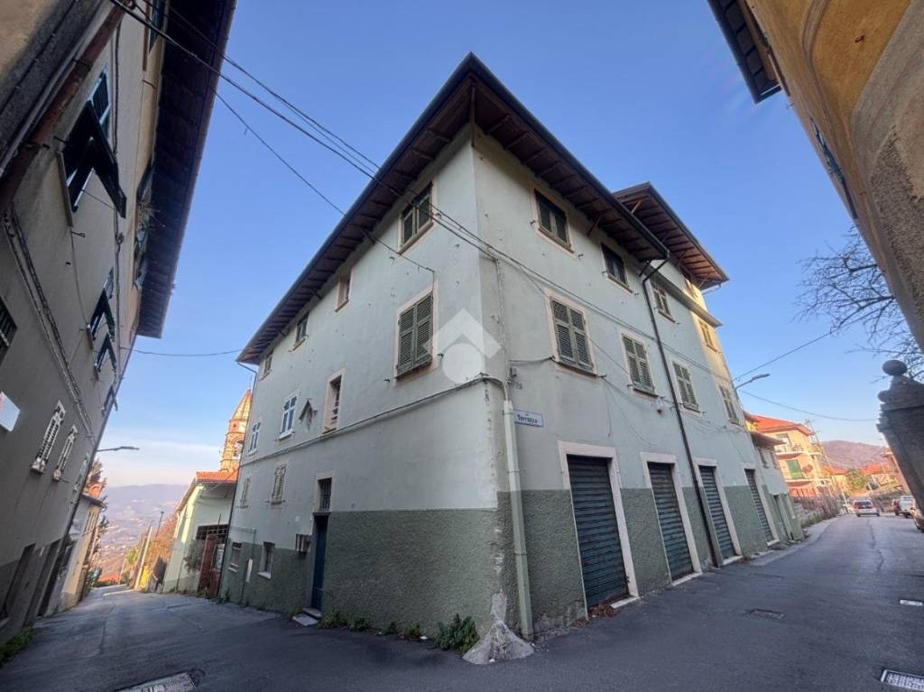 casa indipendente in vendita a Sant'Olcese in zona Torrazza