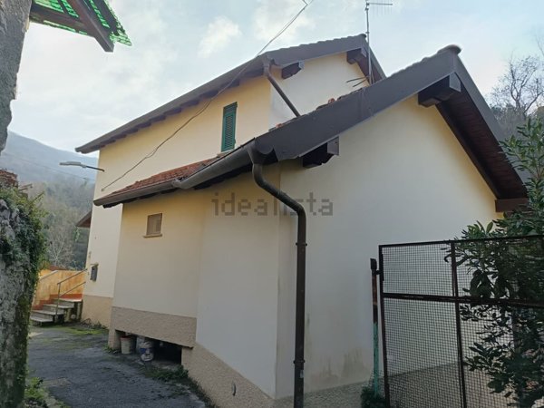 casa indipendente in vendita a Sant'Olcese