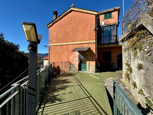 casa indipendente in vendita a Sant'Olcese in zona Arvigo