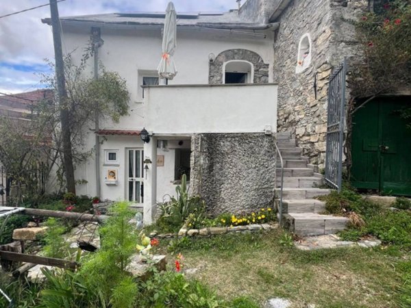 casa indipendente in vendita a Sant'Olcese