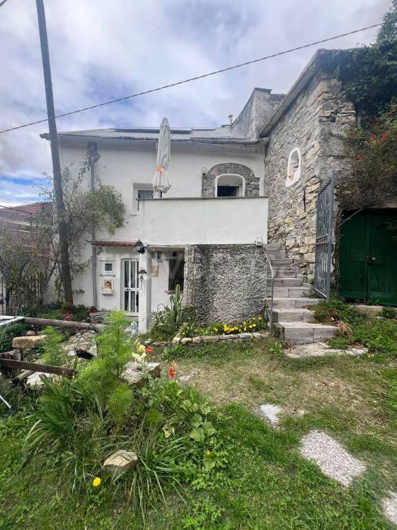 casa indipendente in vendita a Sant'Olcese