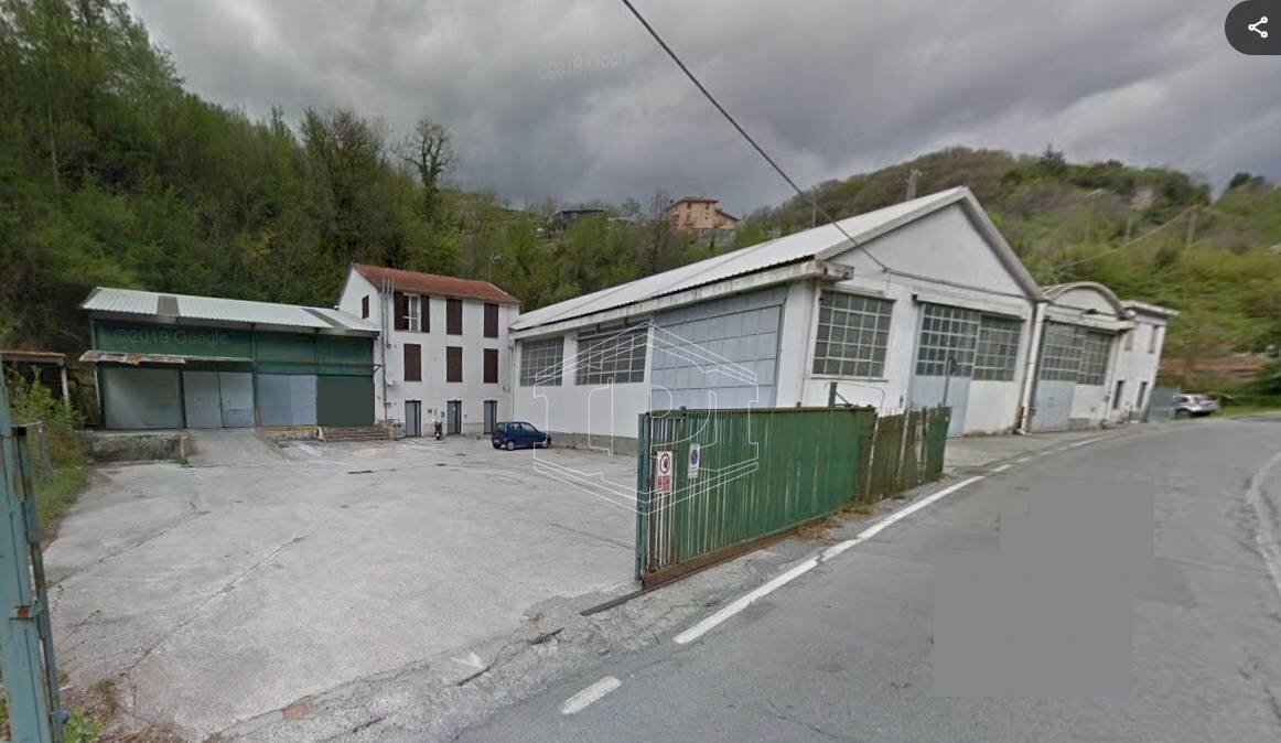 capannone in vendita a Sant'Olcese in zona Manesseno