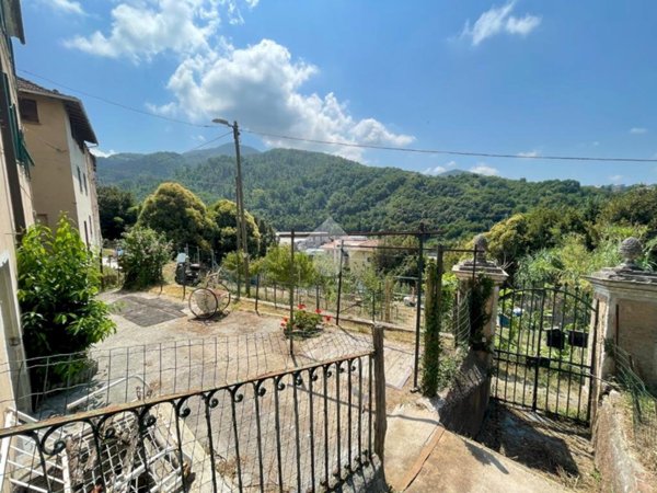 appartamento in vendita a Sant'Olcese in zona Manesseno