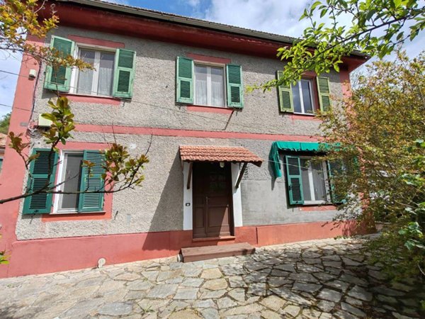 casa indipendente in vendita a Sant'Olcese