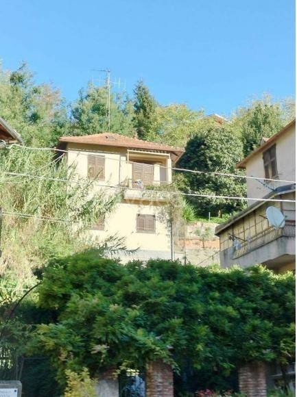 casa indipendente in vendita a Sant'Olcese in zona Piccarello