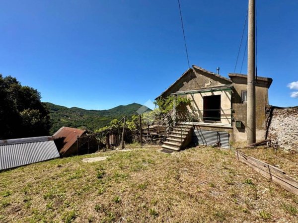 casa indipendente in vendita a Sant'Olcese