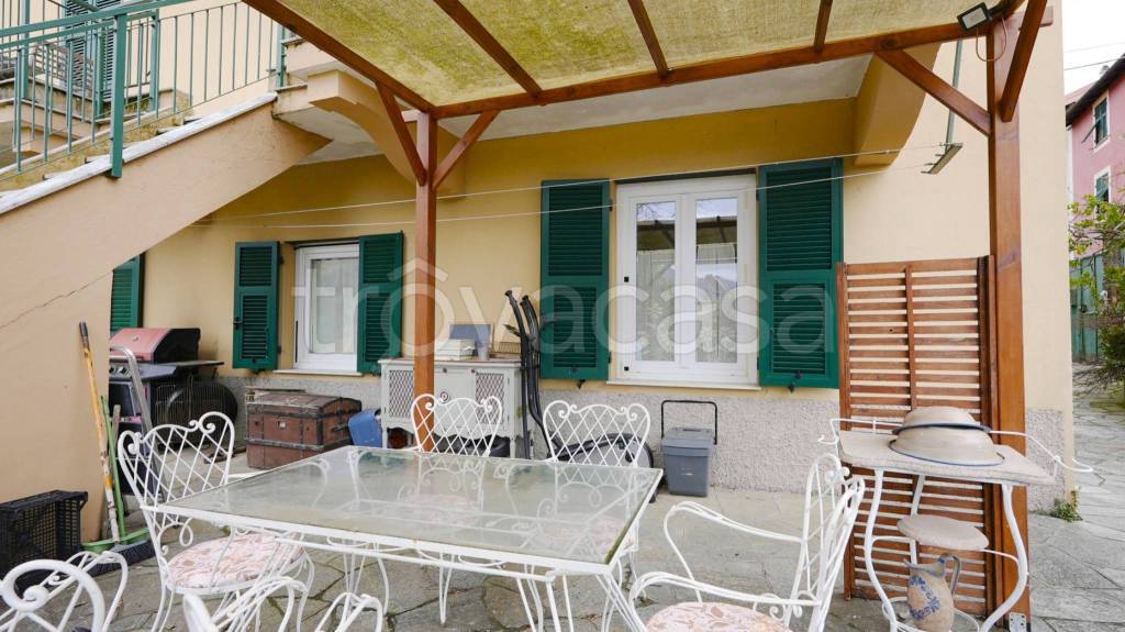 casa indipendente in vendita a Sant'Olcese in zona Manesseno