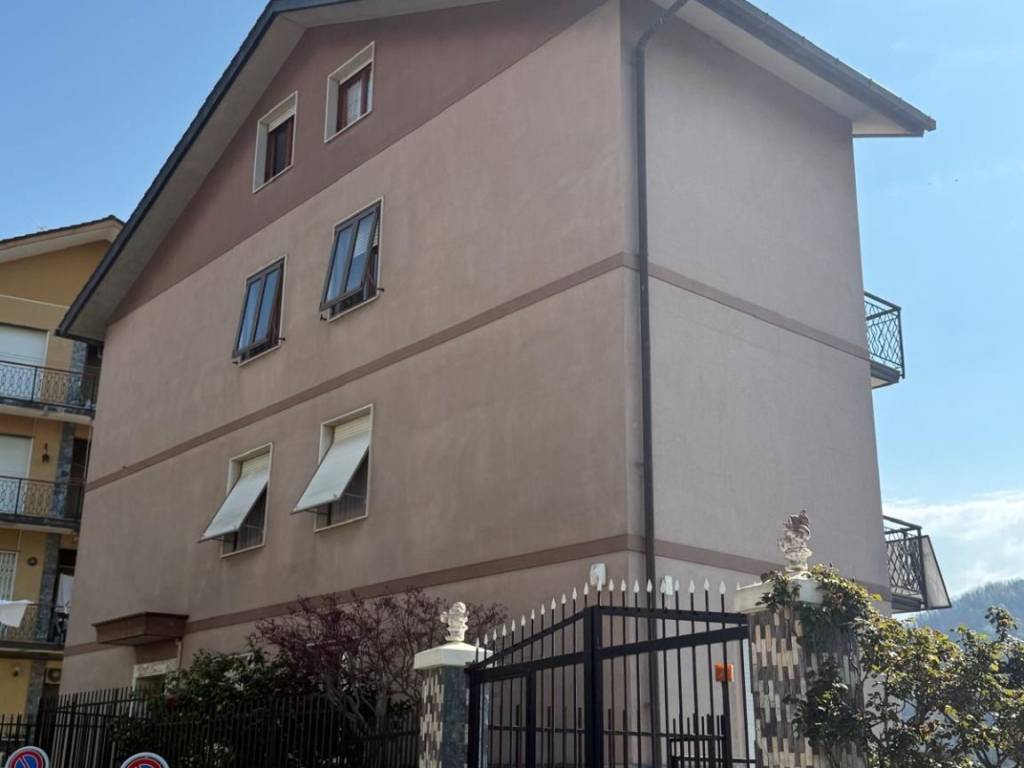 appartamento in vendita a Sant'Olcese in zona Manesseno