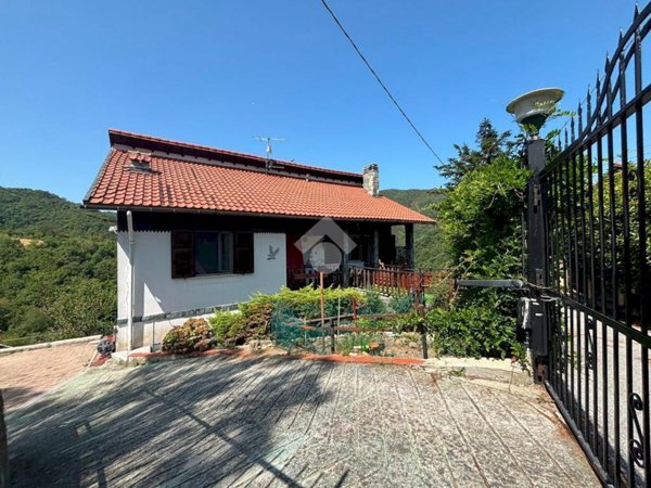 casa semindipendente in vendita a Sant'Olcese in zona Sant'Olcese