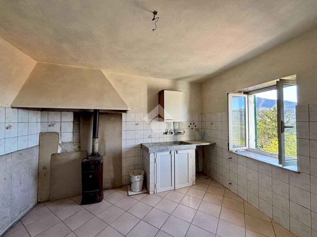 casa indipendente in vendita a Sant'Olcese in zona Manesseno