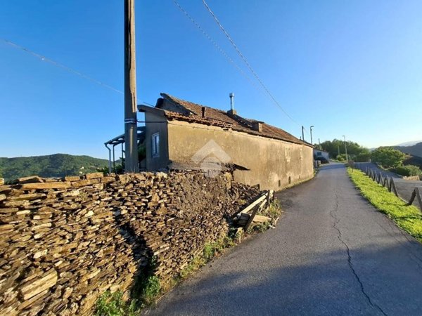 casa indipendente in vendita a Sant'Olcese