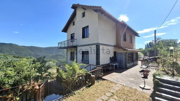 casa indipendente in vendita a Sant'Olcese in zona Sant'Olcese